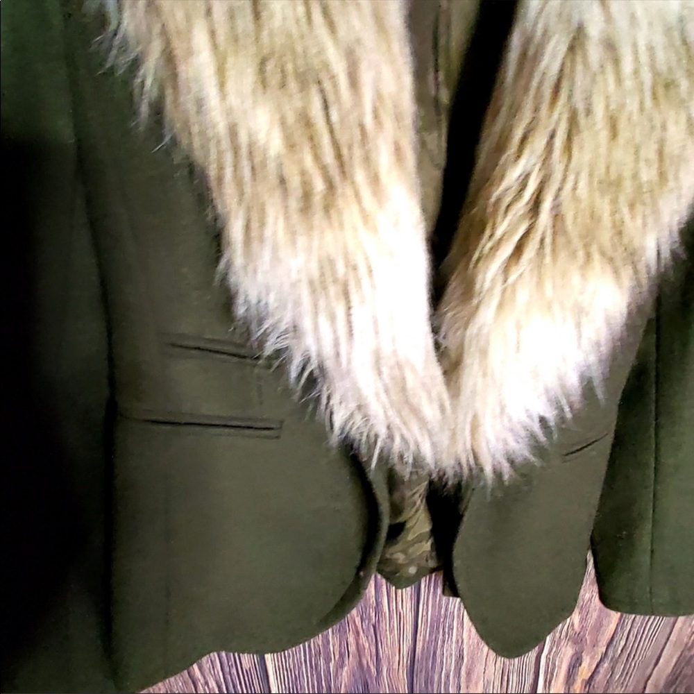 💚 Ann Taylor LOFT Green Wool Jacket Fur Collar - Picture 2 of 8